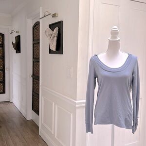 BCBG Paris Womens Scoop Neck Long Sleeve Sweatshirt with Hood Size M Blue Color